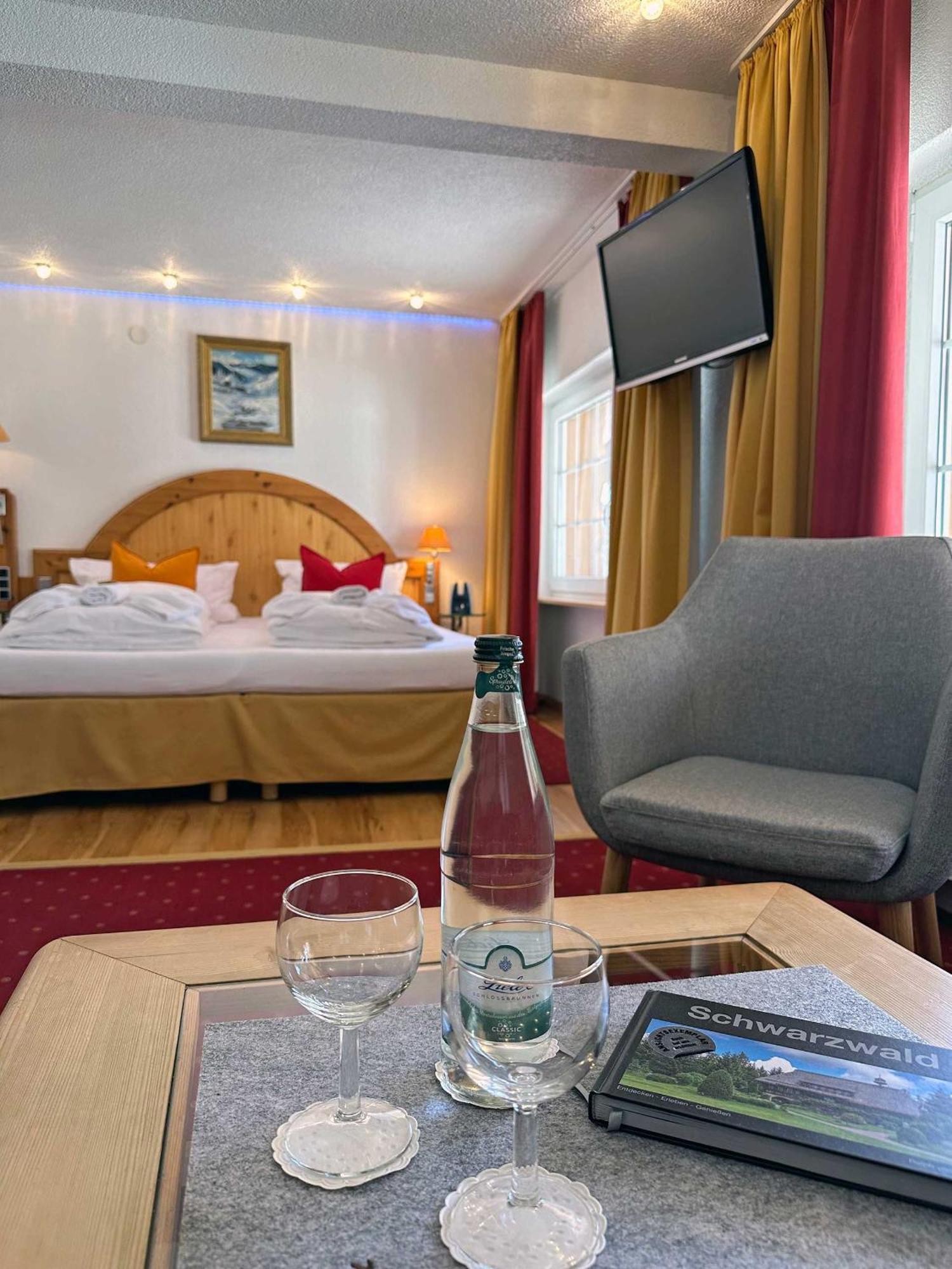 Hotel Hirschen Menzenschwand-Hinterdorf 외부 사진