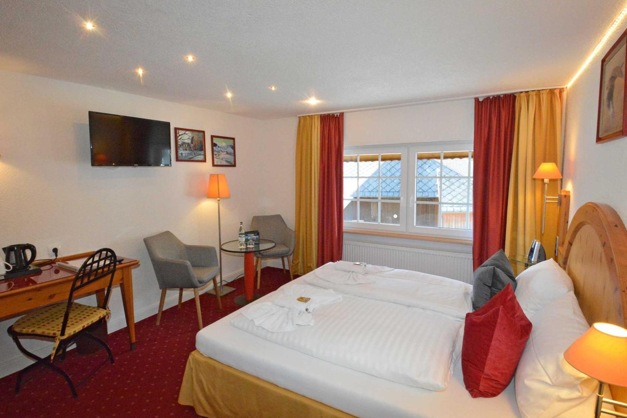 Hotel Hirschen Menzenschwand-Hinterdorf 외부 사진